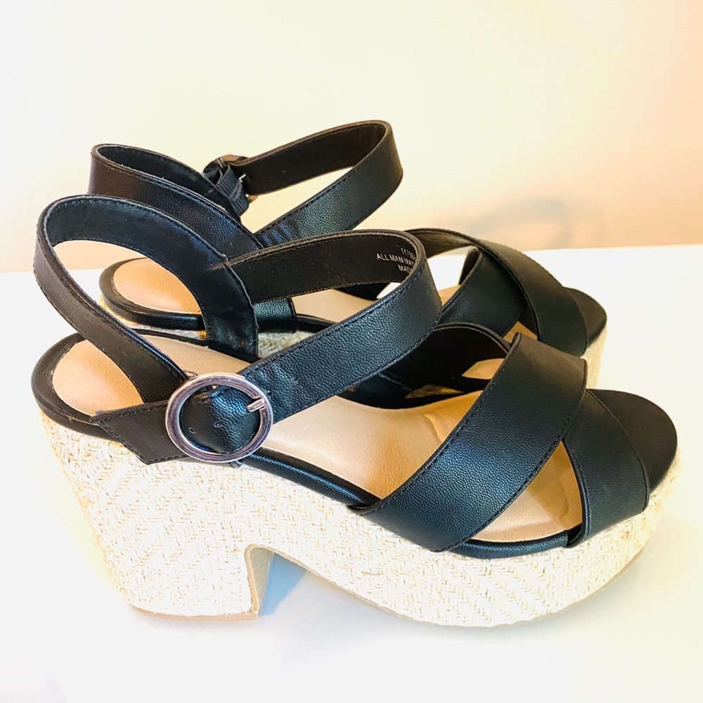 Torrid platform shoe